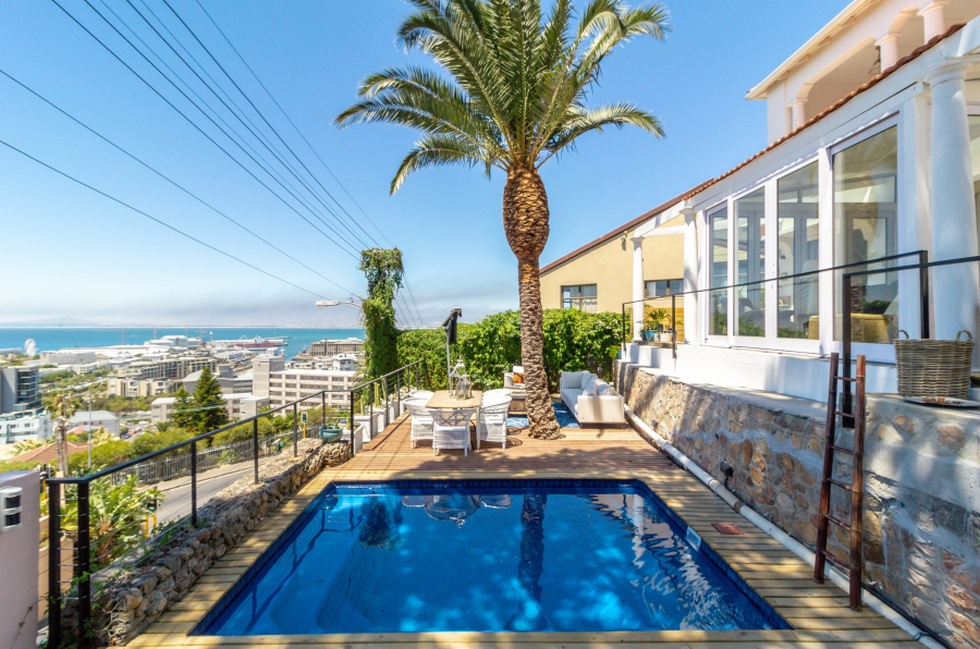 3 Bedroom Property for Sale in Green Point Western Cape